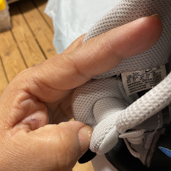 Nike Kids' Black and Gray Sneakers with Blue Accents - Picture 5 of 5